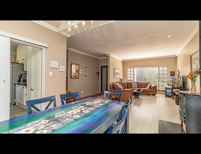3 BEDROOM FREEHOLD FOR SALE IN HIGHWAY GARDENS